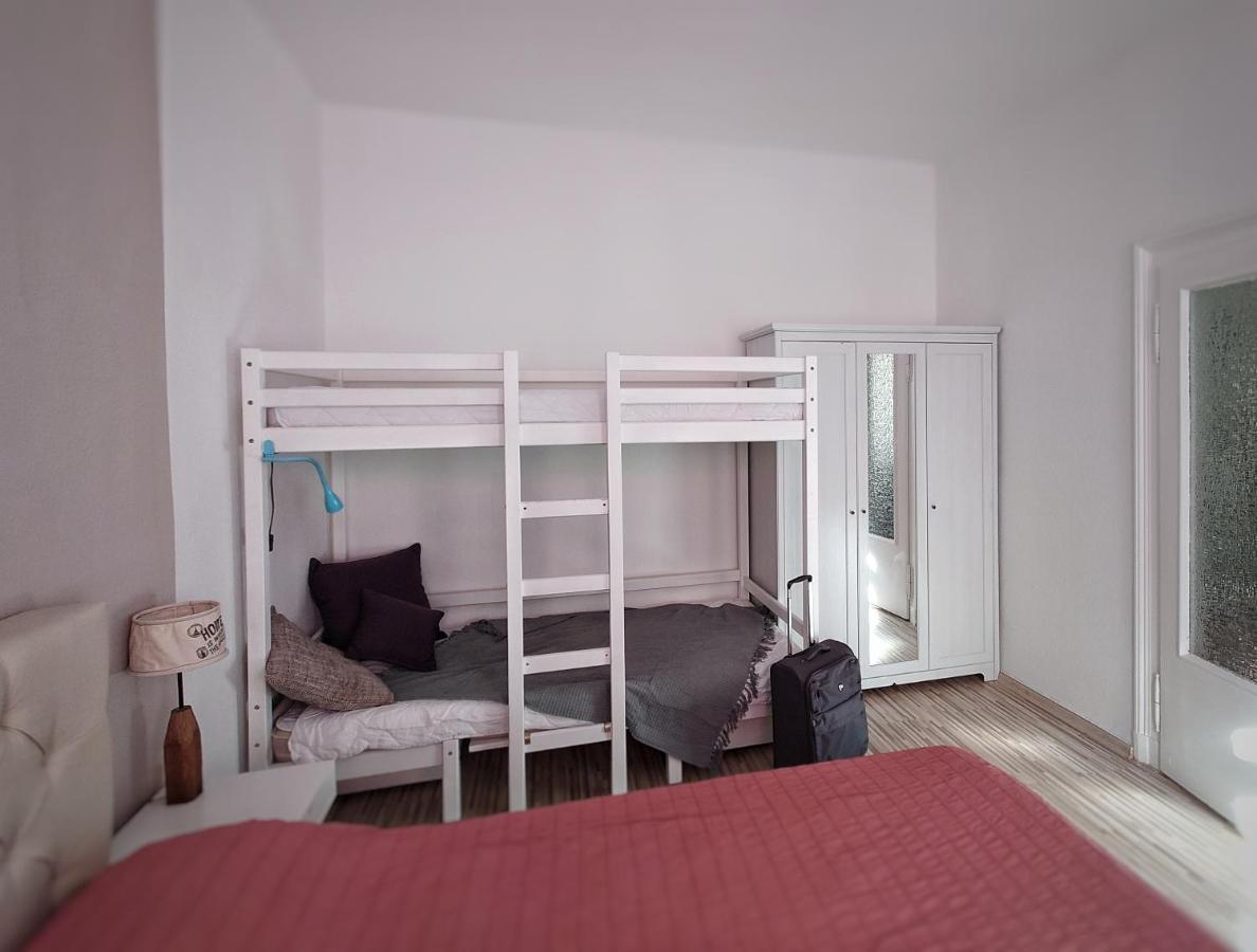 Flat In Neo Country Style Aus Gruenderzeit Bis 6 Person Apartment Leipzig Exterior photo