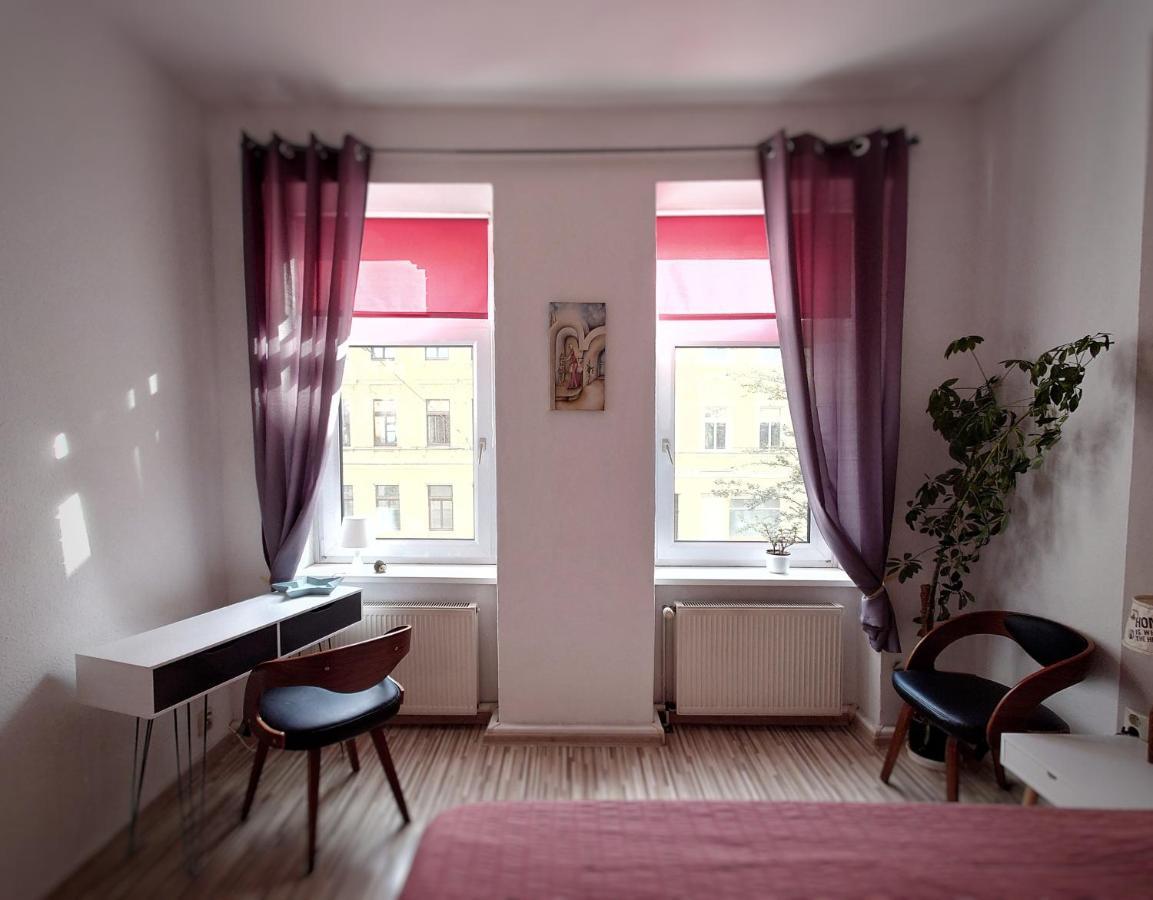 Flat In Neo Country Style Aus Gruenderzeit Bis 6 Person Apartment Leipzig Exterior photo
