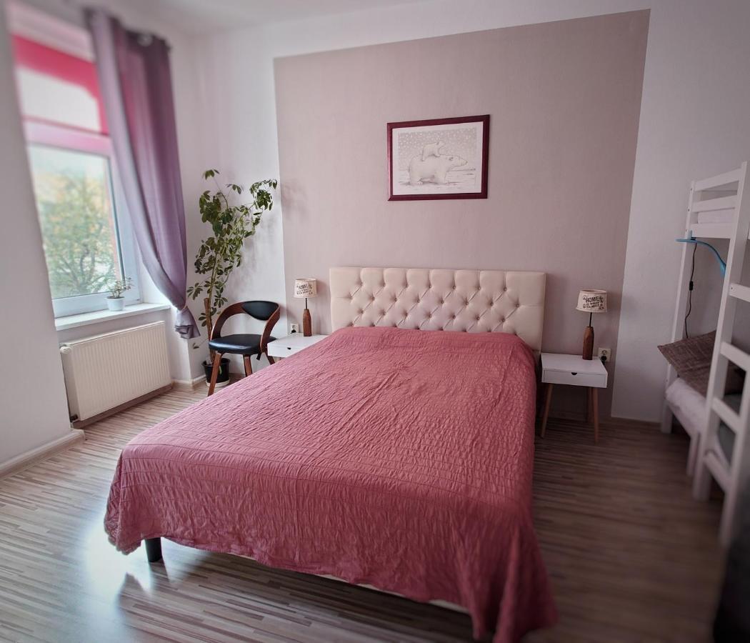 Flat In Neo Country Style Aus Gruenderzeit Bis 6 Person Apartment Leipzig Exterior photo