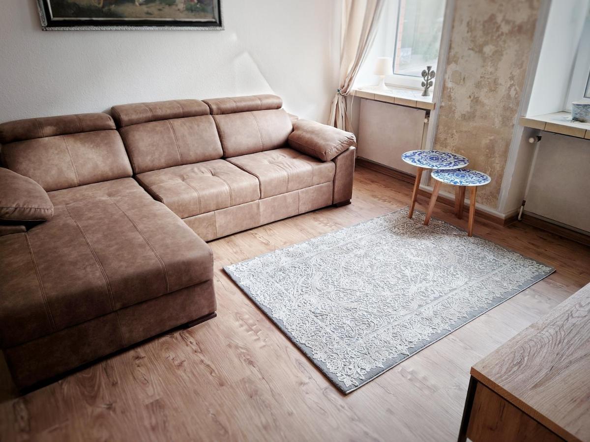 Flat In Neo Country Style Aus Gruenderzeit Bis 6 Person Apartment Leipzig Exterior photo