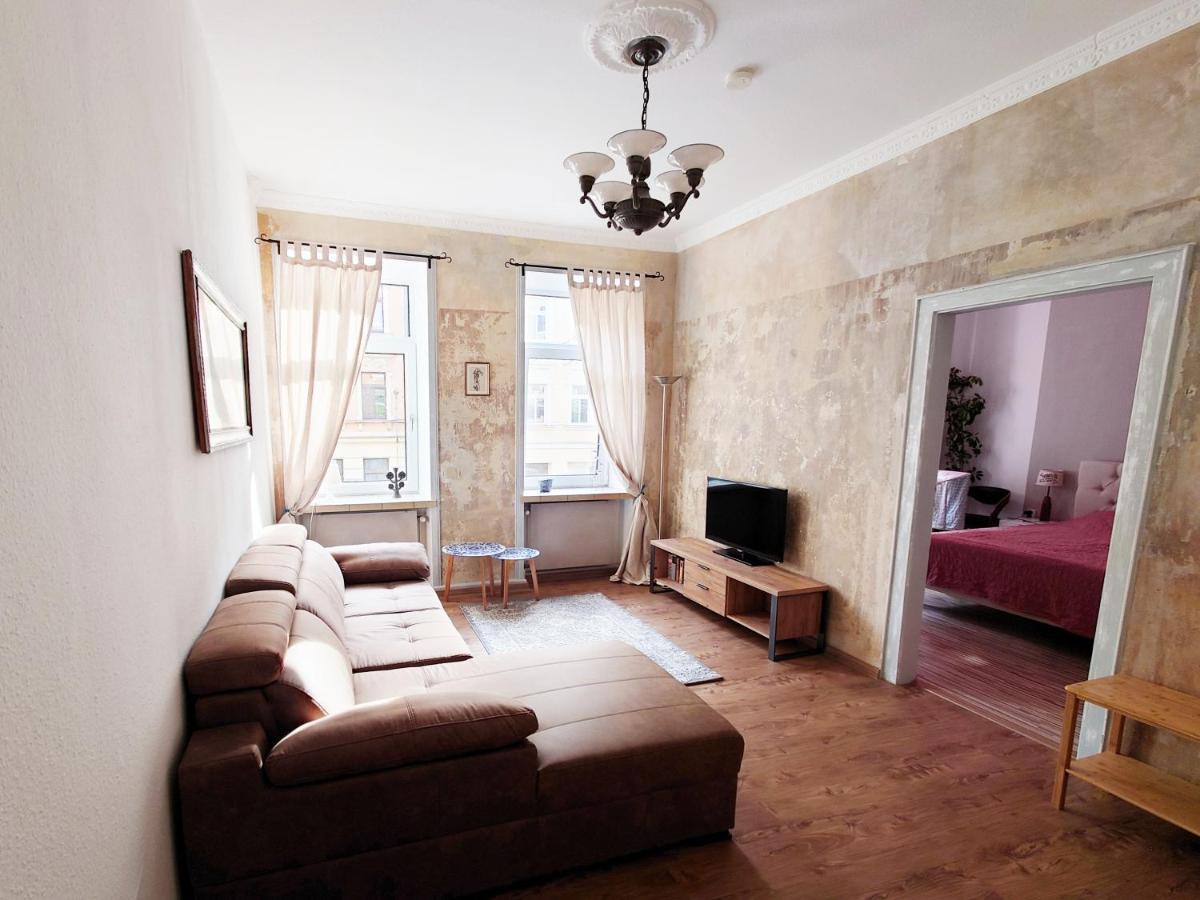 Flat In Neo Country Style Aus Gruenderzeit Bis 6 Person Apartment Leipzig Exterior photo