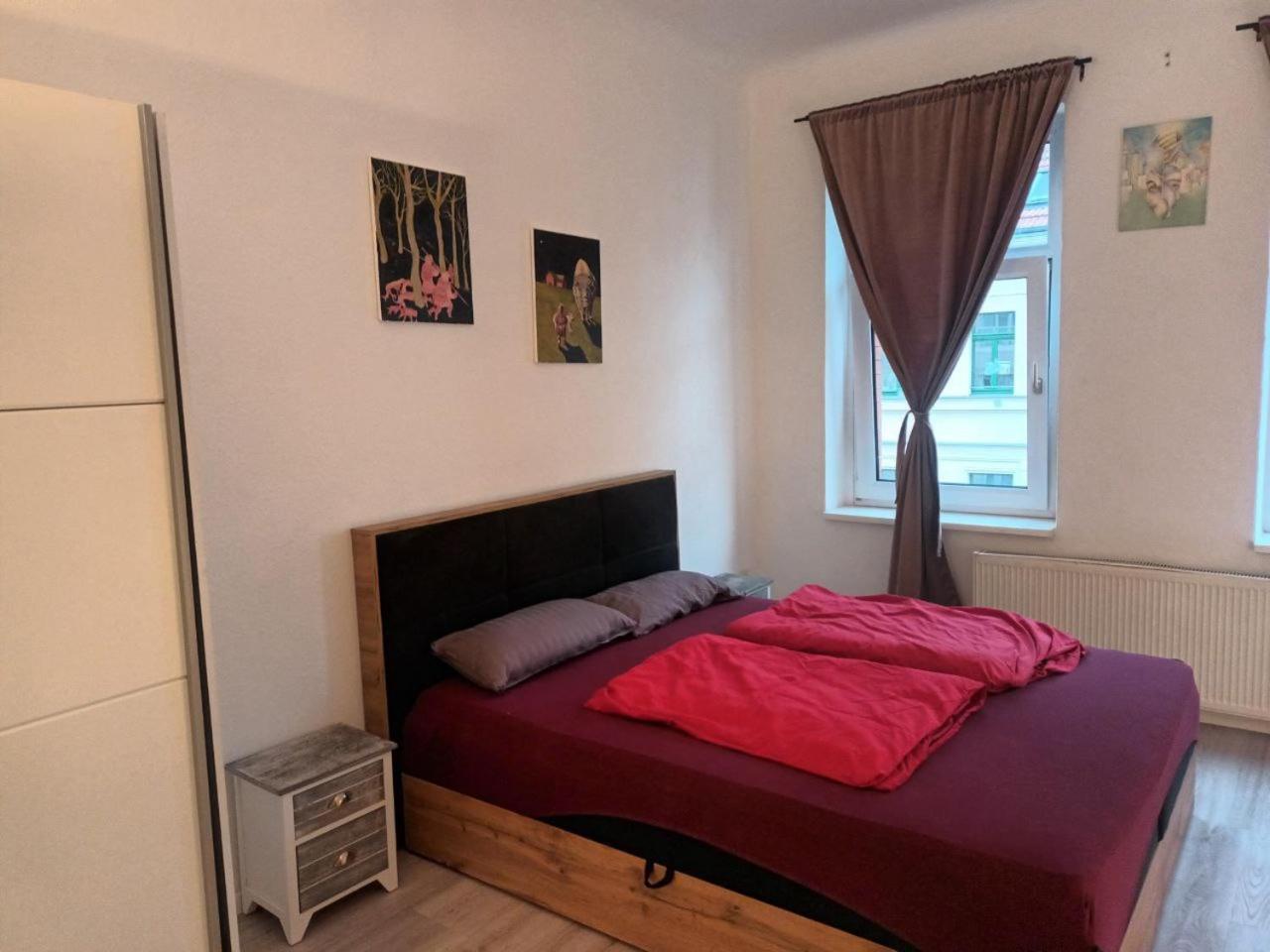 Flat In Neo Country Style Aus Gruenderzeit Bis 6 Person Apartment Leipzig Exterior photo