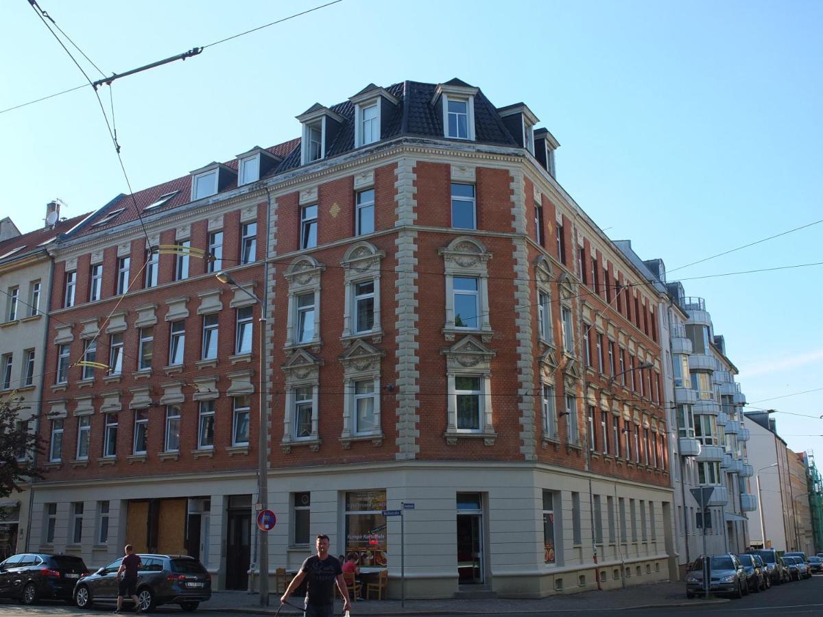 Flat In Neo Country Style Aus Gruenderzeit Bis 6 Person Apartment Leipzig Exterior photo